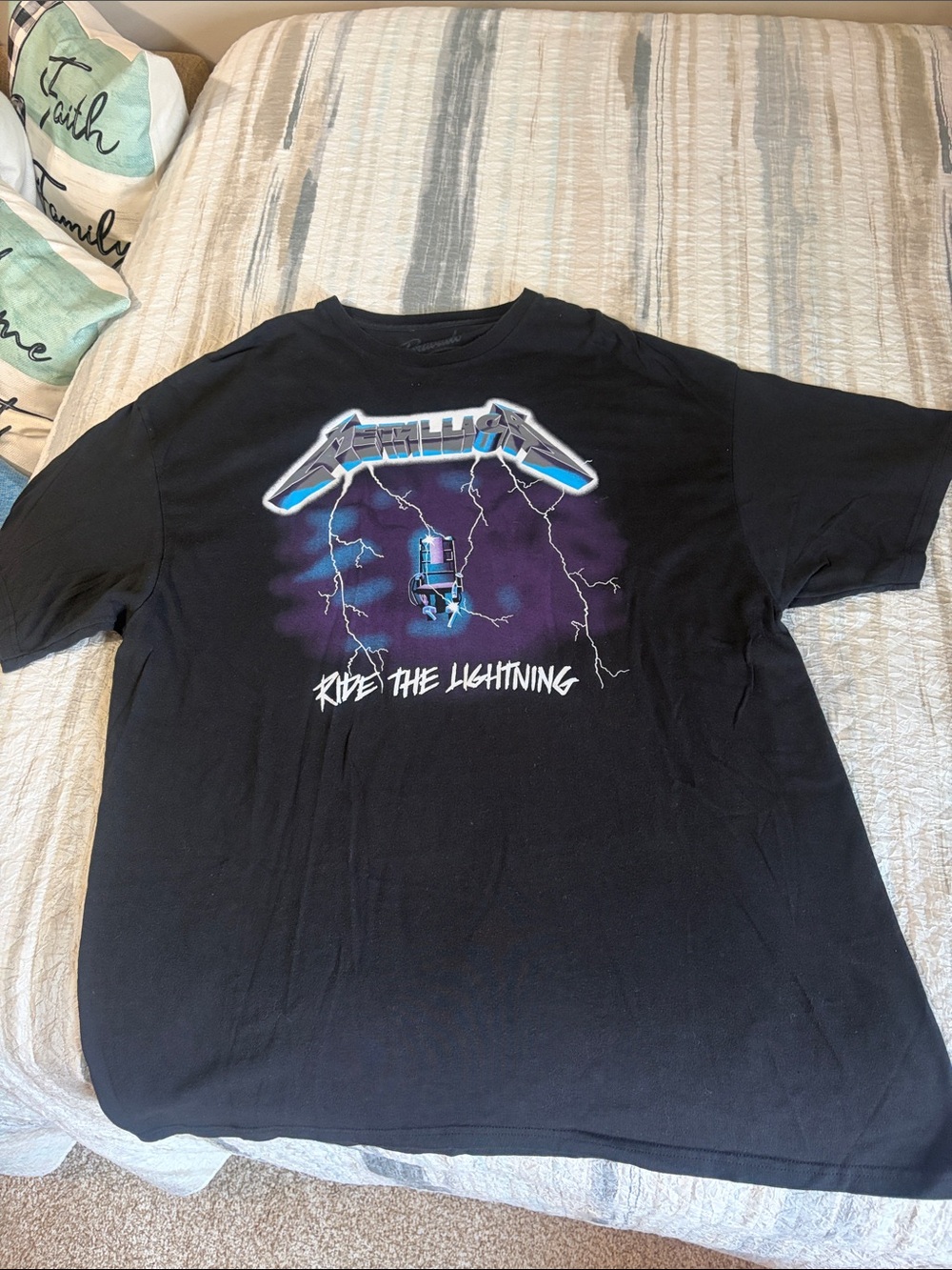 Metallica 'Ride the Lightning' Black Graphic Tee